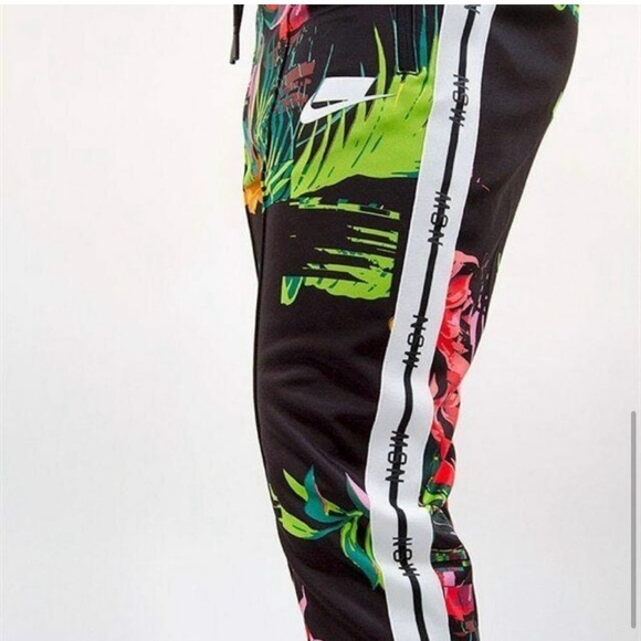 Men’s Nike NSW tropical track pants - Picture 13 of 14